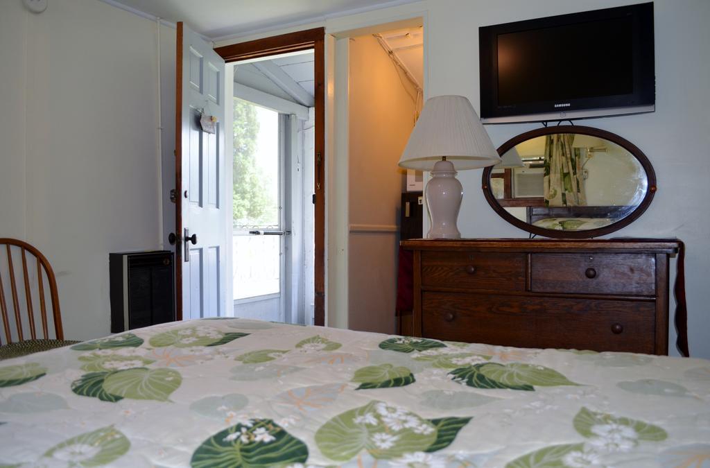 Round Lake Chamber Lane Motel חדר תמונה