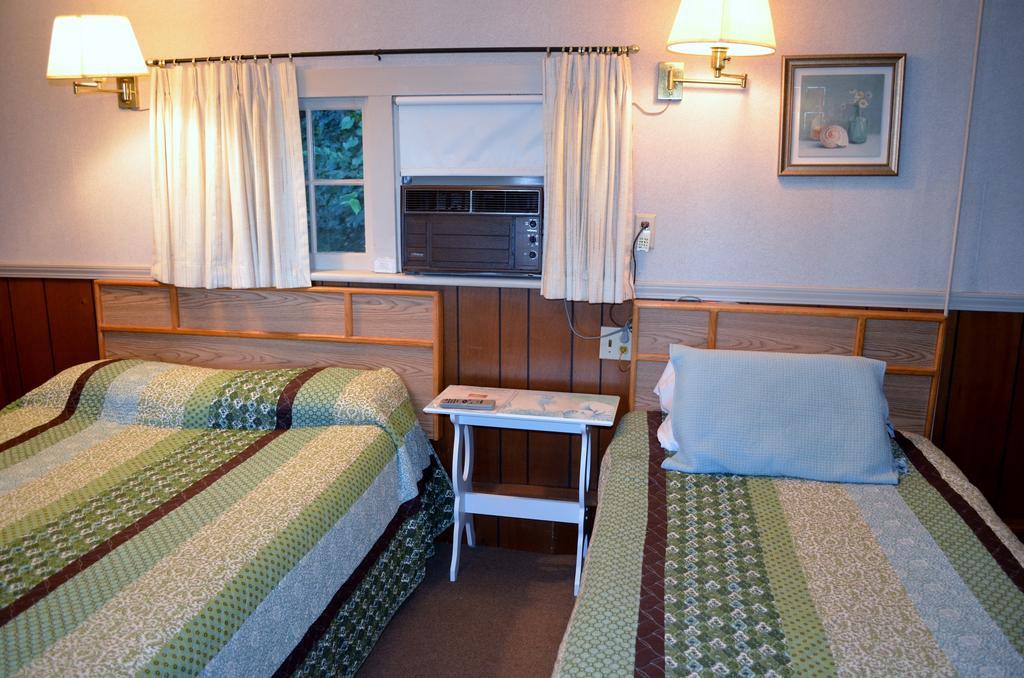 Round Lake Chamber Lane Motel חדר תמונה
