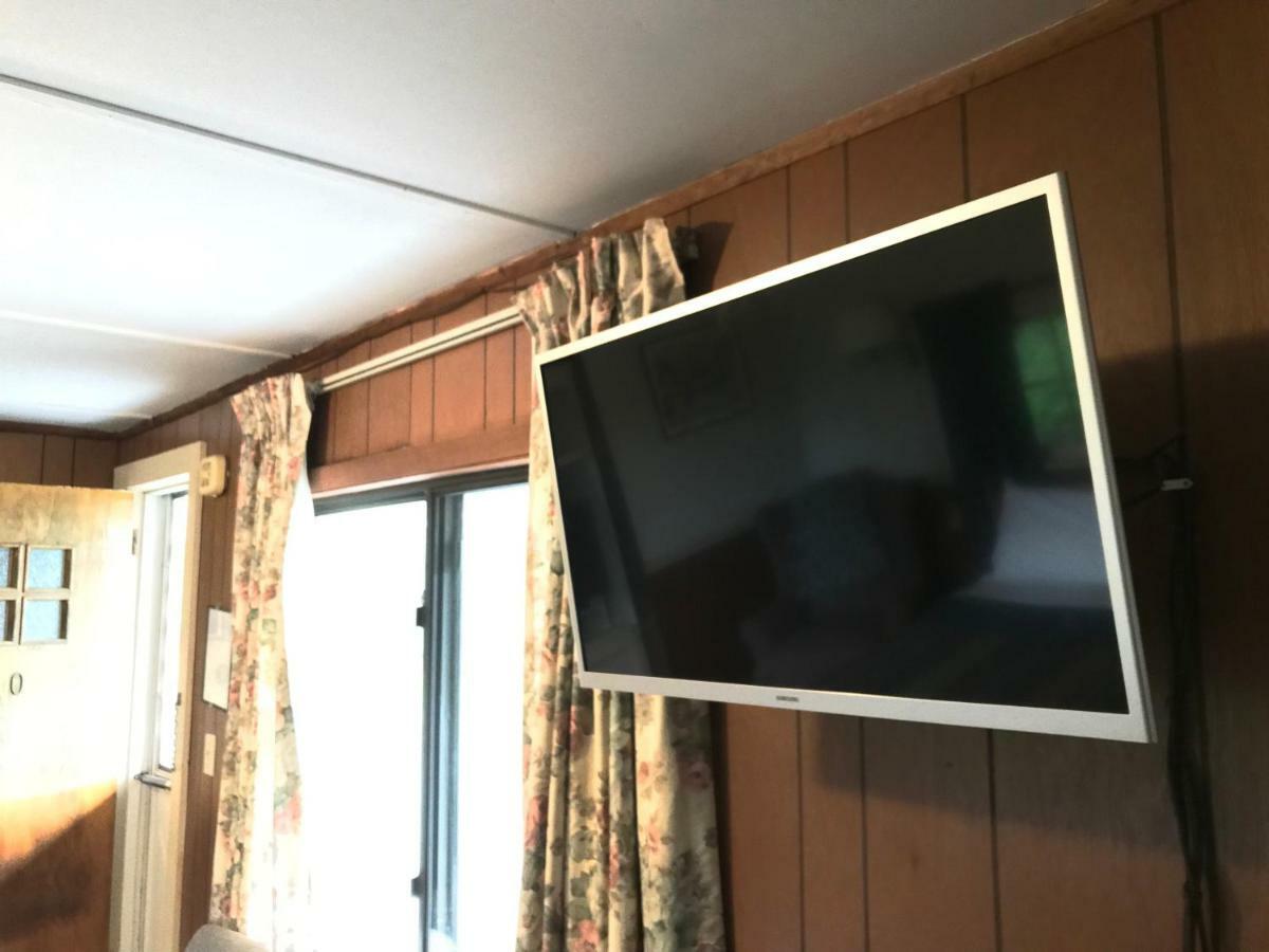 Round Lake Chamber Lane Motel מראה חיצוני תמונה