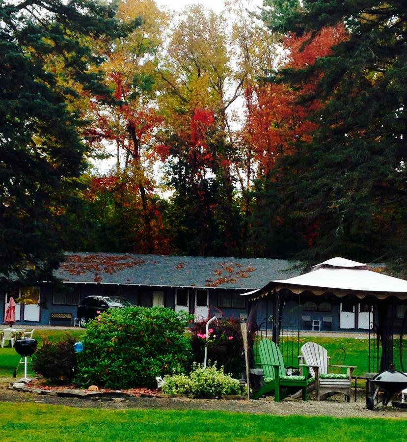 Round Lake Chamber Lane Motel מראה חיצוני תמונה
